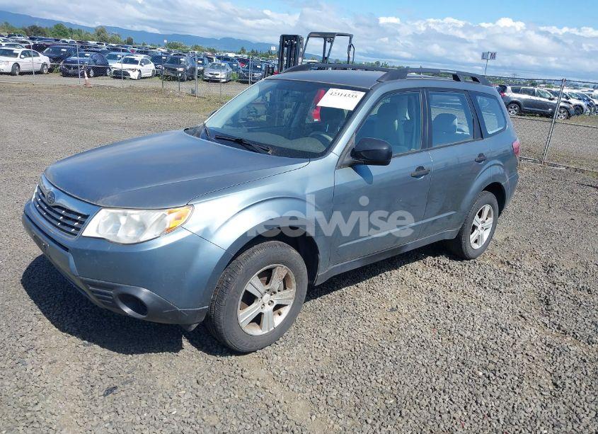 Photo 2 of 2010 Subaru Forester 2.5X (VIN JF2SH6BCXAH767189)