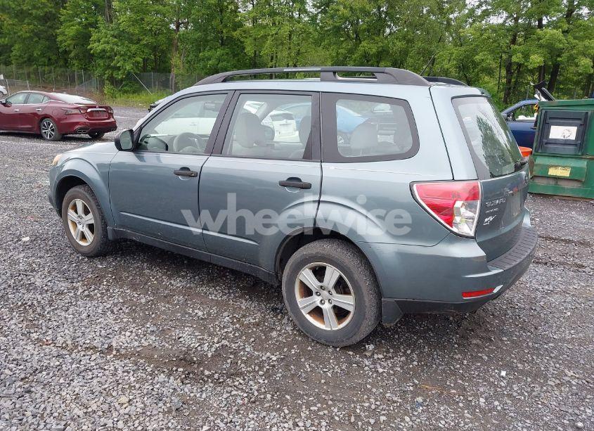 Photo 3 of 2010 Subaru Forester 2.5X (VIN JF2SH6BCXAH804810)