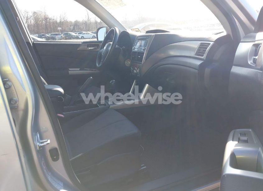 Photo 5 of 2010 Subaru Forester 2.5X PREMIUM (VIN JF2SH6CC0AG708141)