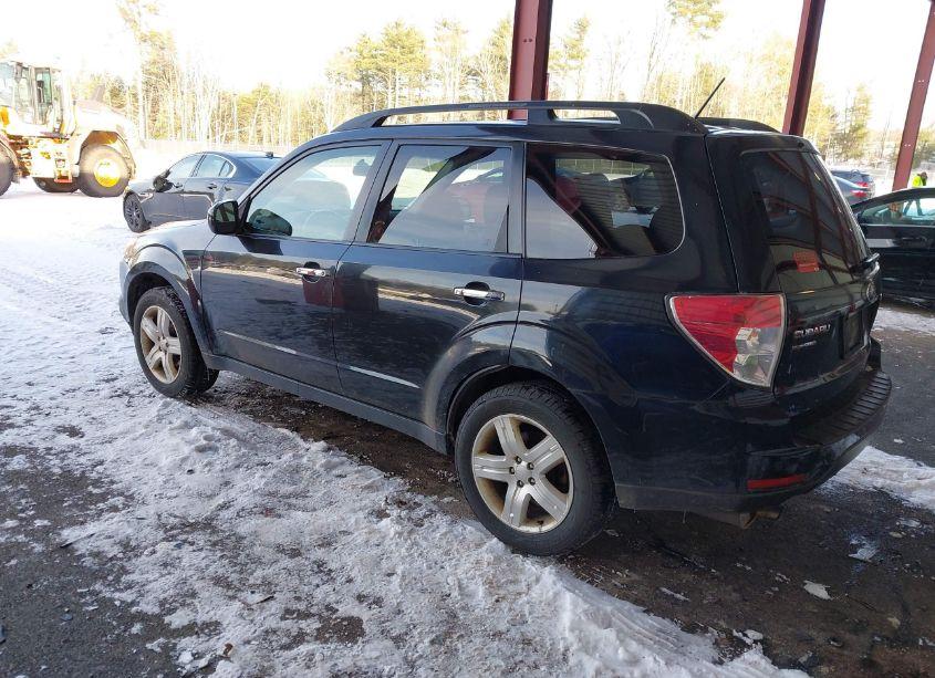 Photo 3 of 2010 Subaru Forester 2.5X PREMIUM (VIN JF2SH6CC0AG709287)