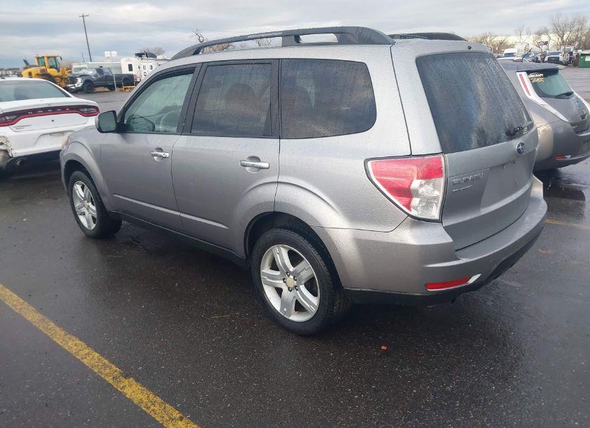 Photo 3 of 2010 Subaru Forester 2.5X PREMIUM (VIN JF2SH6CC0AG768825)