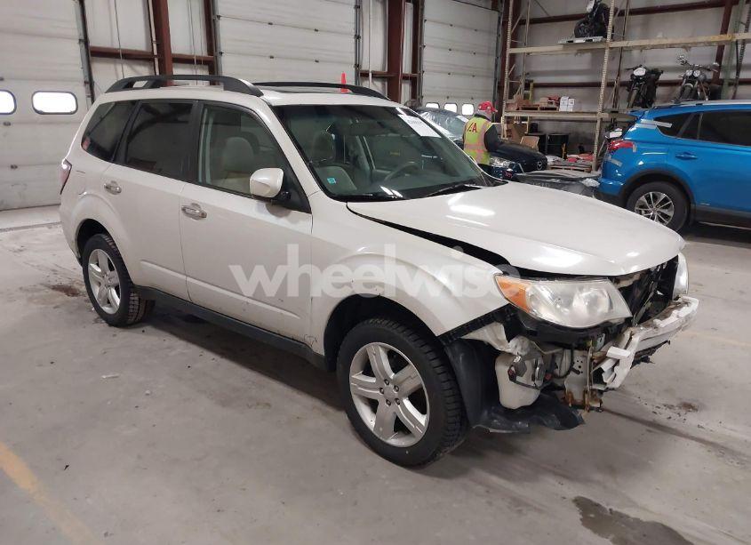 2010 Subaru Forester 2.5X PREMIUM (VIN JF2SH6CC0AH710594) main photo