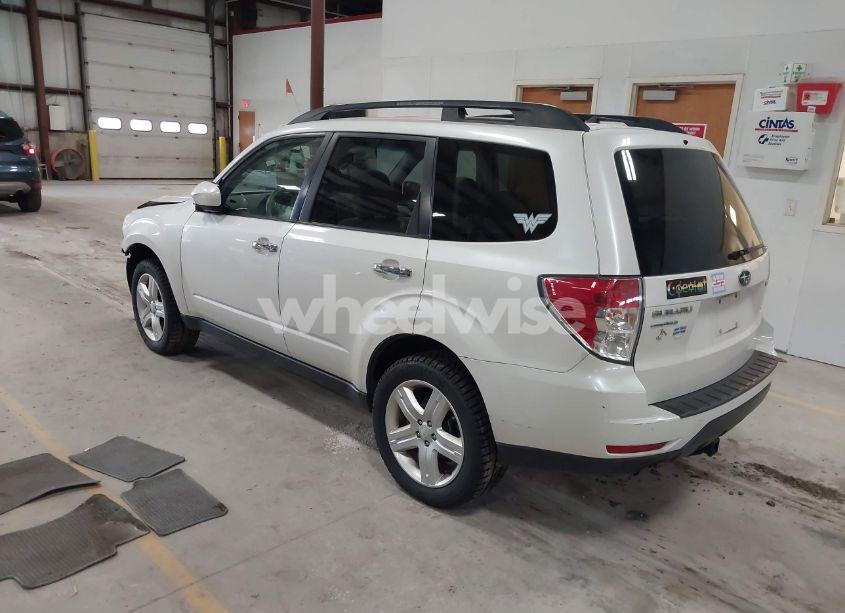 Photo 3 of 2010 Subaru Forester 2.5X PREMIUM (VIN JF2SH6CC0AH710594)