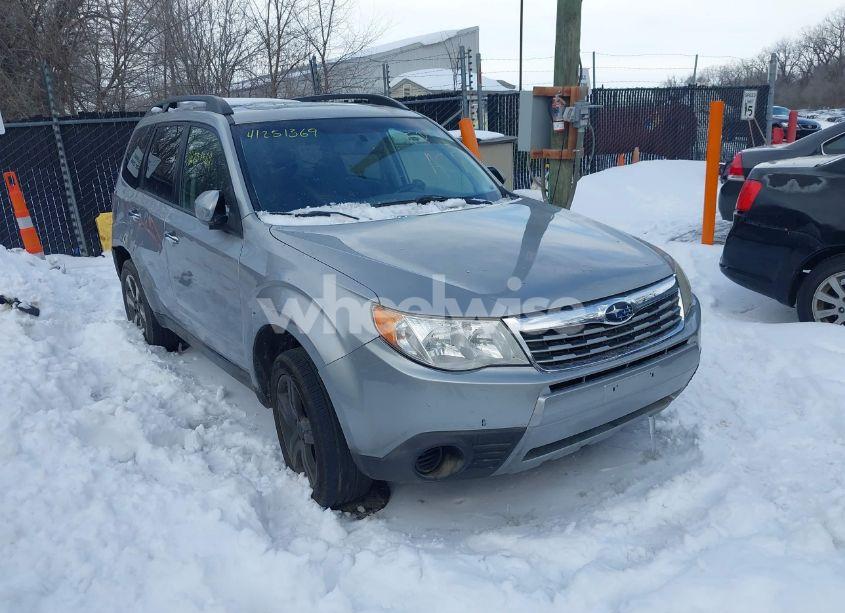 2010 Subaru Forester 2.5X PREMIUM (VIN JF2SH6CC0AH775946) main photo