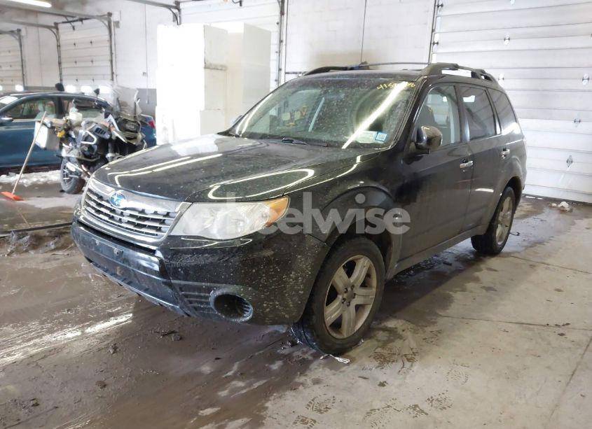 Photo 2 of 2010 Subaru Forester 2.5X PREMIUM (VIN JF2SH6CC1AG728883)