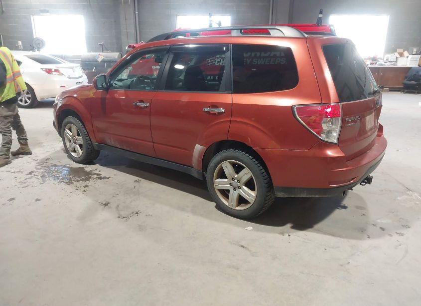 Photo 3 of 2010 Subaru Forester 2.5X PREMIUM (VIN JF2SH6CC1AH704433)