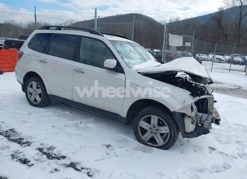 2010 Subaru Forester 2.5X PREMIUM (VIN JF2SH6CC1AH725427) main photo