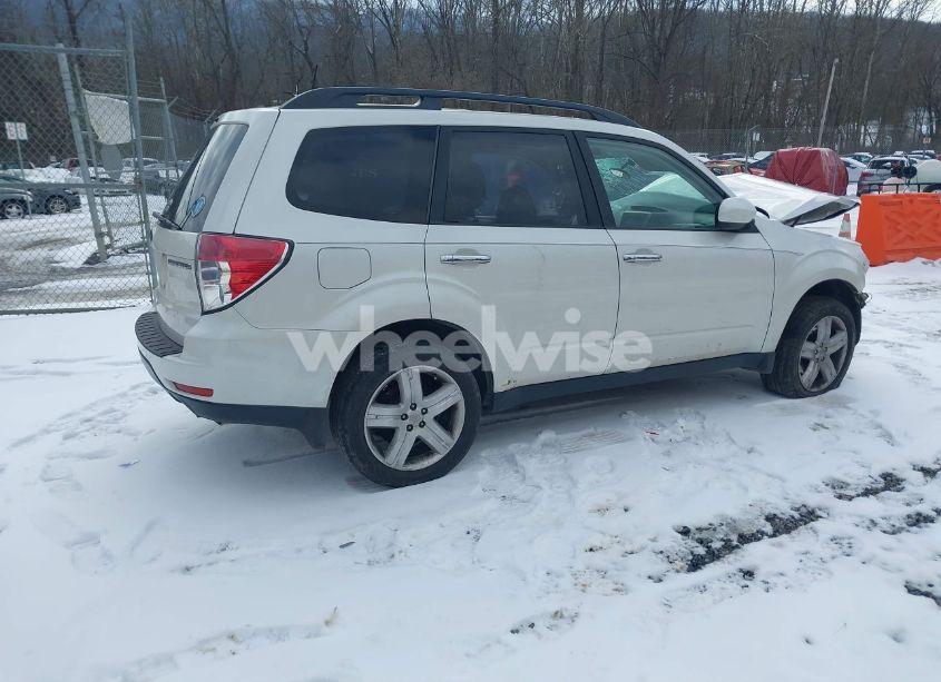 Photo 4 of 2010 Subaru Forester 2.5X PREMIUM (VIN JF2SH6CC1AH725427)