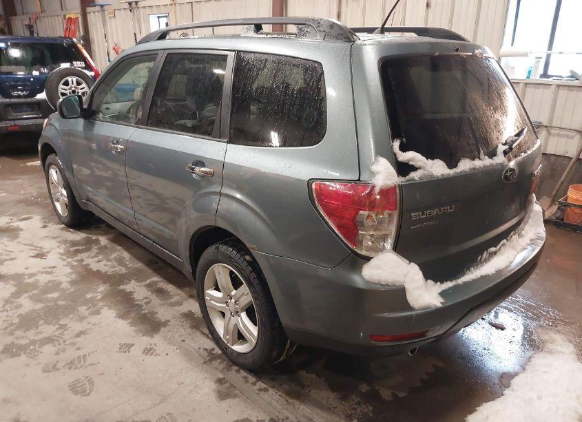 Photo 3 of 2010 Subaru Forester 2.5X PREMIUM (VIN JF2SH6CC1AH785742)