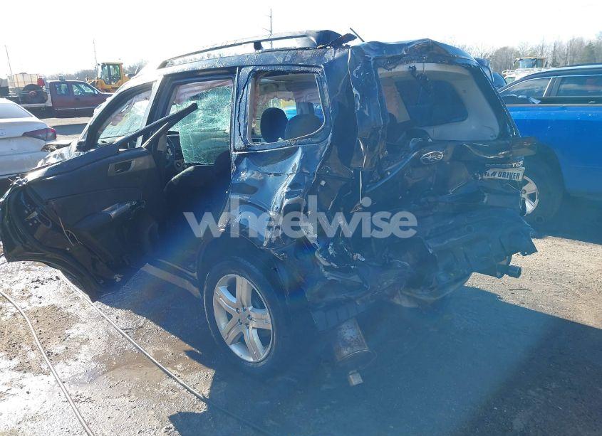 Photo 3 of 2010 Subaru Forester 2.5X PREMIUM (VIN JF2SH6CC1AH786700)