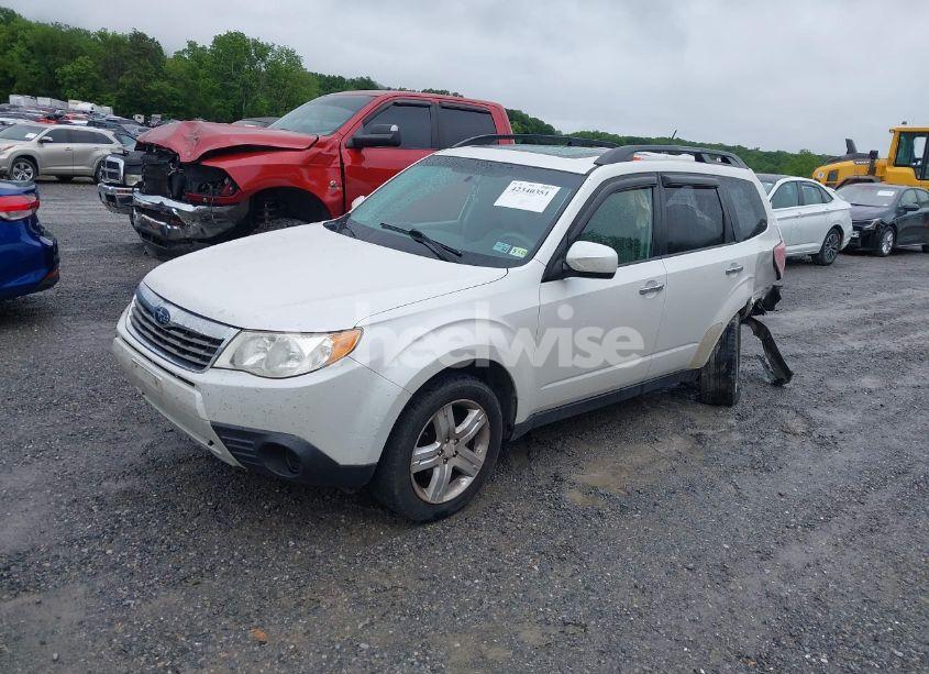 Photo 2 of 2010 Subaru Forester 2.5X PREMIUM (VIN JF2SH6CC1AH788110)