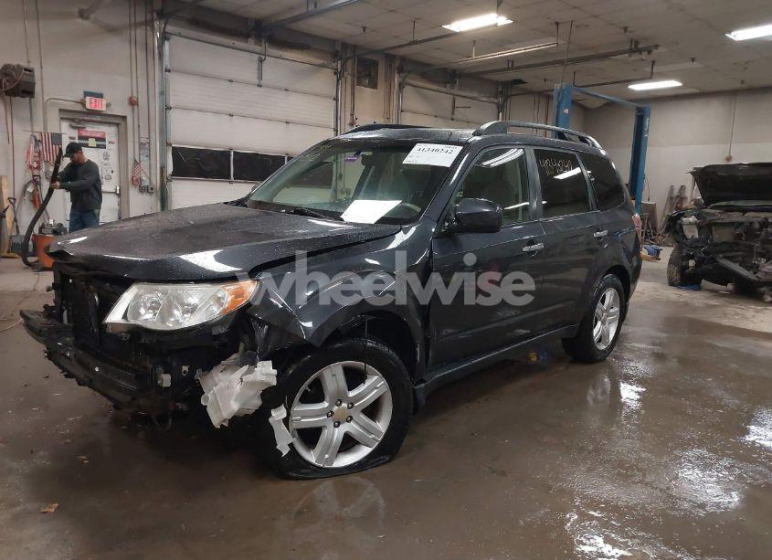 Photo 2 of 2010 Subaru Forester 2.5X PREMIUM (VIN JF2SH6CC1AH790052)