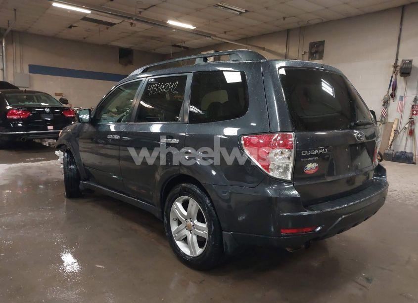 Photo 3 of 2010 Subaru Forester 2.5X PREMIUM (VIN JF2SH6CC1AH790052)