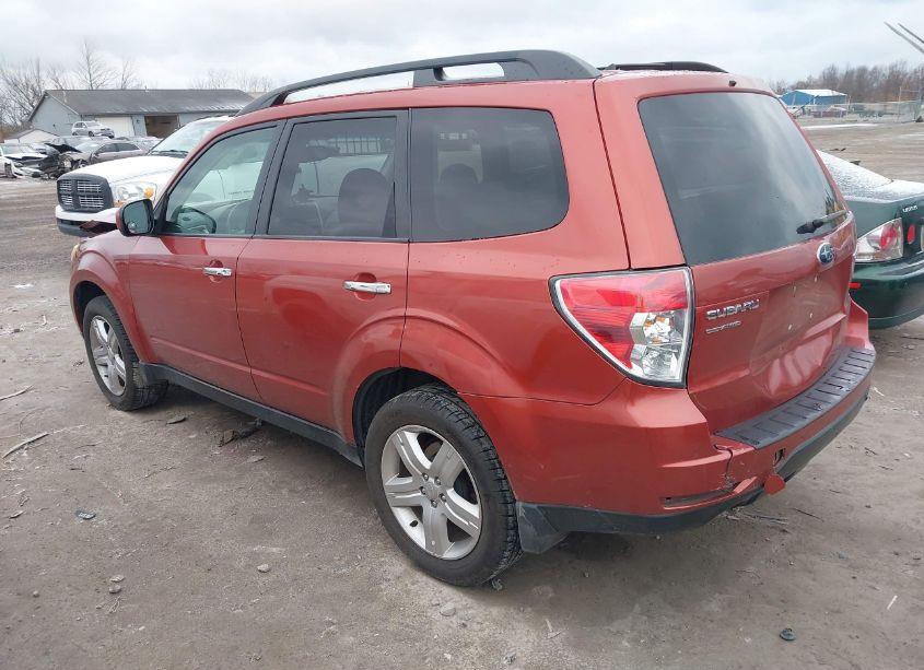 Photo 3 of 2010 Subaru Forester 2.5X PREMIUM (VIN JF2SH6CC1AH799690)
