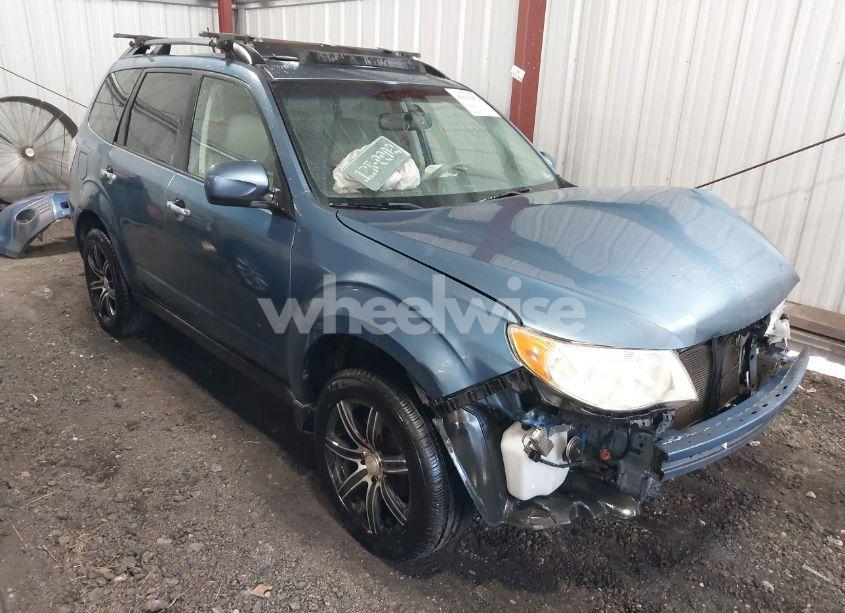 2010 Subaru Forester 2.5X PREMIUM (VIN JF2SH6CC1AH804841) main photo
