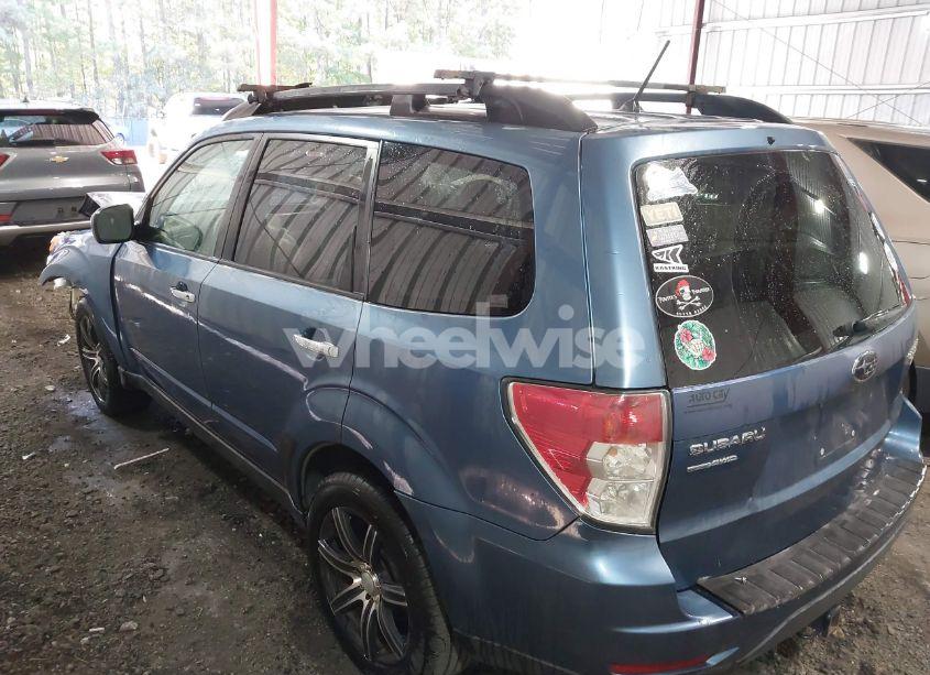 Photo 3 of 2010 Subaru Forester 2.5X PREMIUM (VIN JF2SH6CC1AH804841)