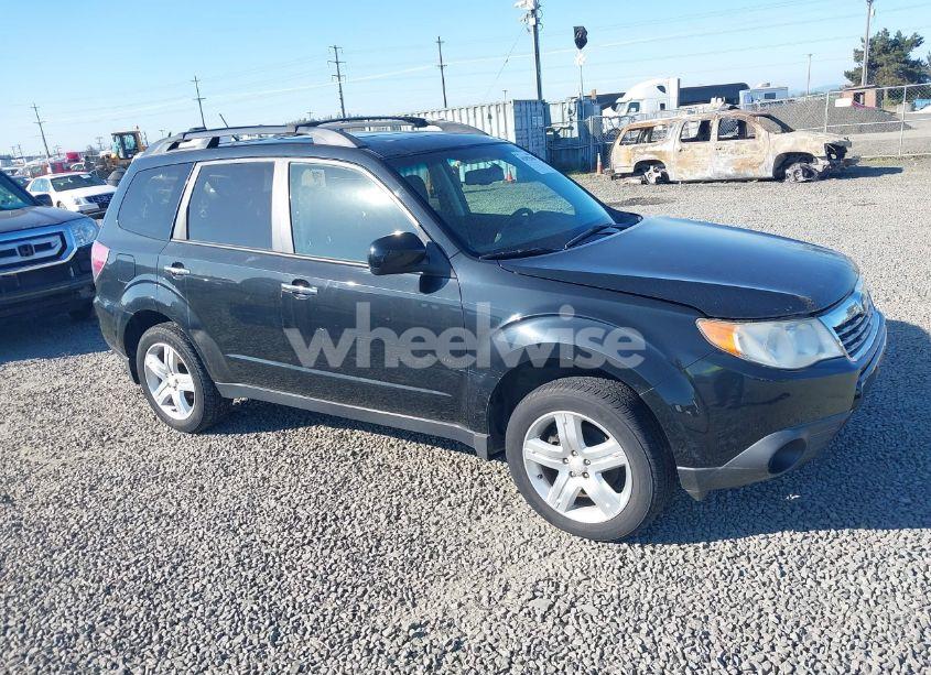 2010 Subaru Forester 2.5X PREMIUM (VIN JF2SH6CC2AH730085) main photo