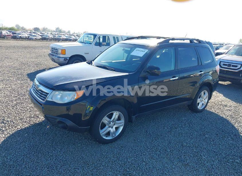 Photo 2 of 2010 Subaru Forester 2.5X PREMIUM (VIN JF2SH6CC2AH730085)