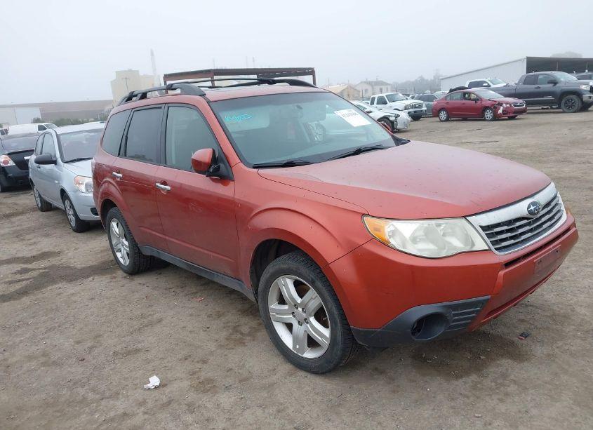 2010 Subaru Forester 2.5X PREMIUM (VIN JF2SH6CC2AH743127) main photo