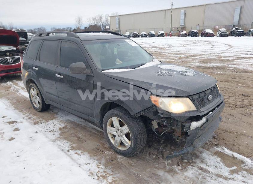 2010 Subaru Forester 2.5X PREMIUM (VIN JF2SH6CC2AH793994) main photo