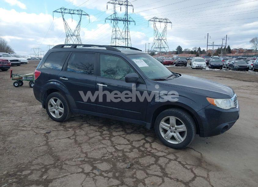 2010 Subaru Forester 2.5X PREMIUM (VIN JF2SH6CC3AG714127) main photo