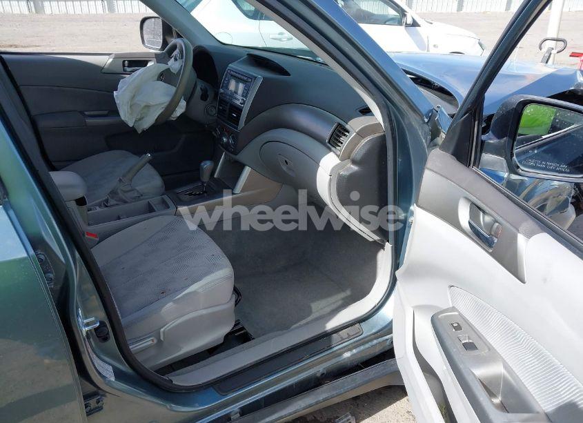 Photo 5 of 2010 Subaru Forester 2.5X PREMIUM (VIN JF2SH6CC3AH714123)