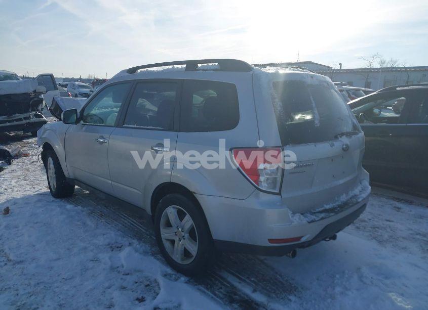 Photo 3 of 2010 Subaru Forester 2.5X PREMIUM (VIN JF2SH6CC3AH722612)