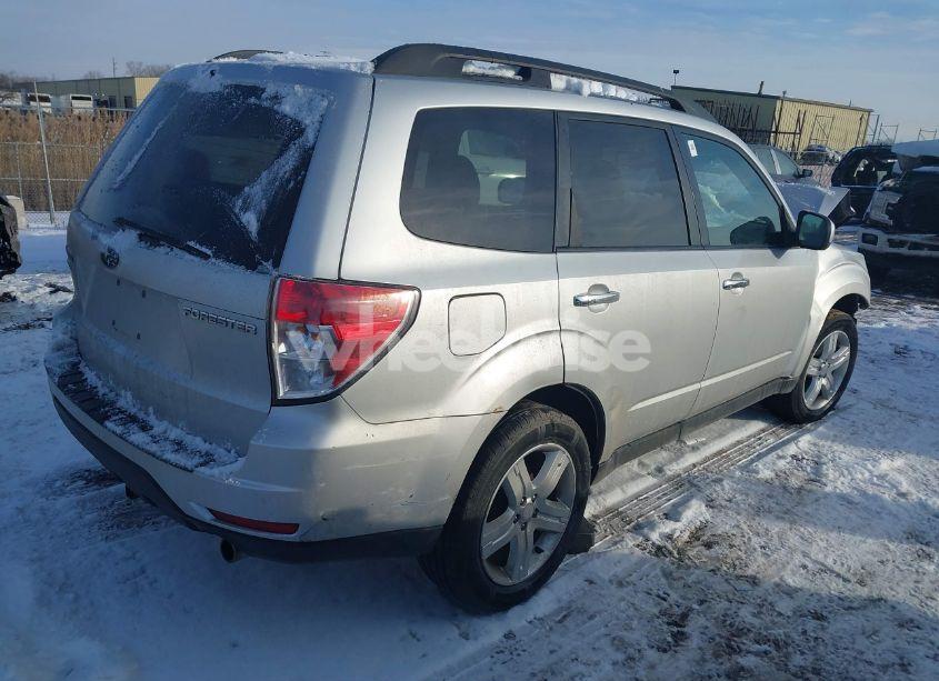 Photo 4 of 2010 Subaru Forester 2.5X PREMIUM (VIN JF2SH6CC3AH722612)