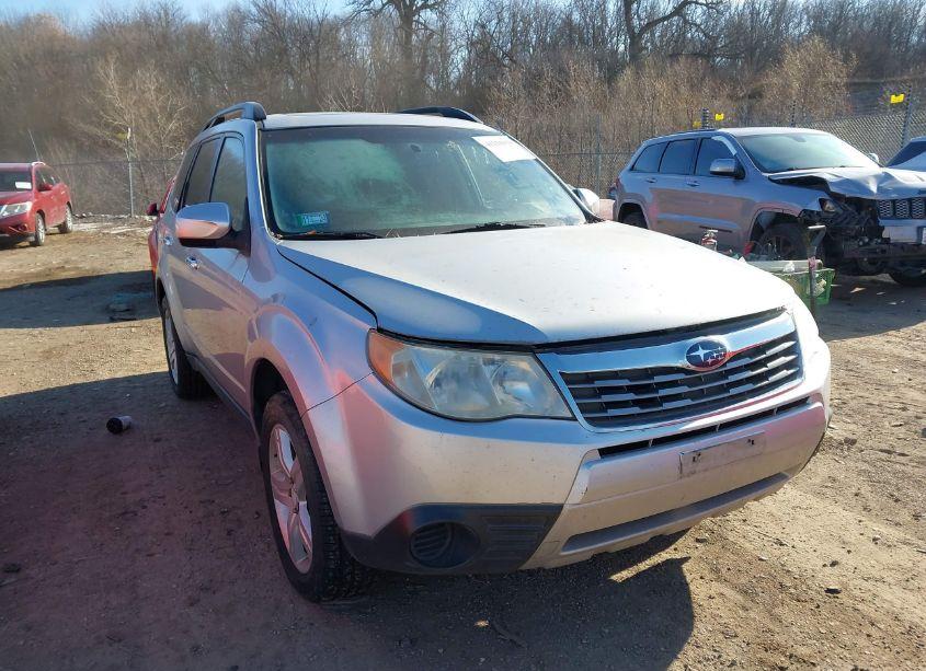 2010 Subaru Forester 2.5X PREMIUM (VIN JF2SH6CC3AH733822) main photo