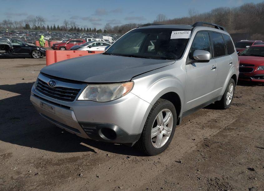 Photo 2 of 2010 Subaru Forester 2.5X PREMIUM (VIN JF2SH6CC3AH733822)