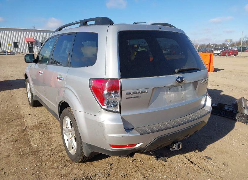 Photo 3 of 2010 Subaru Forester 2.5X PREMIUM (VIN JF2SH6CC3AH733822)