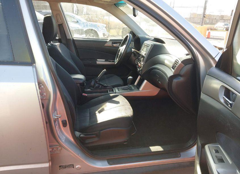 Photo 5 of 2010 Subaru Forester 2.5X PREMIUM (VIN JF2SH6CC3AH733822)