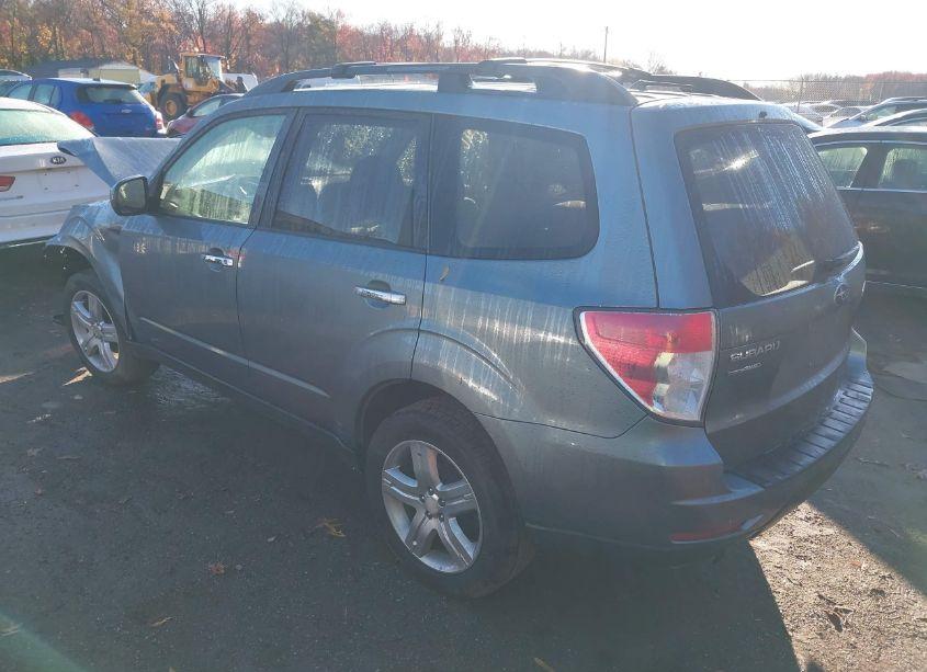 Photo 3 of 2010 Subaru Forester 2.5X PREMIUM (VIN JF2SH6CC3AH770529)