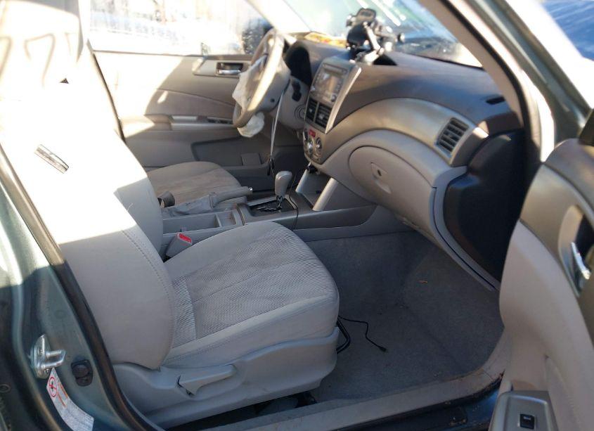 Photo 5 of 2010 Subaru Forester 2.5X PREMIUM (VIN JF2SH6CC3AH770529)