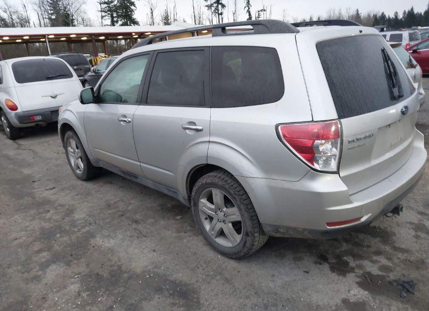 Photo 3 of 2010 Subaru Forester 2.5X PREMIUM (VIN JF2SH6CC3AH785712)