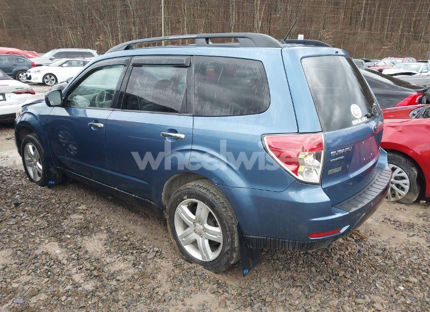 Photo 3 of 2010 Subaru Forester 2.5X PREMIUM (VIN JF2SH6CC3AH792062)