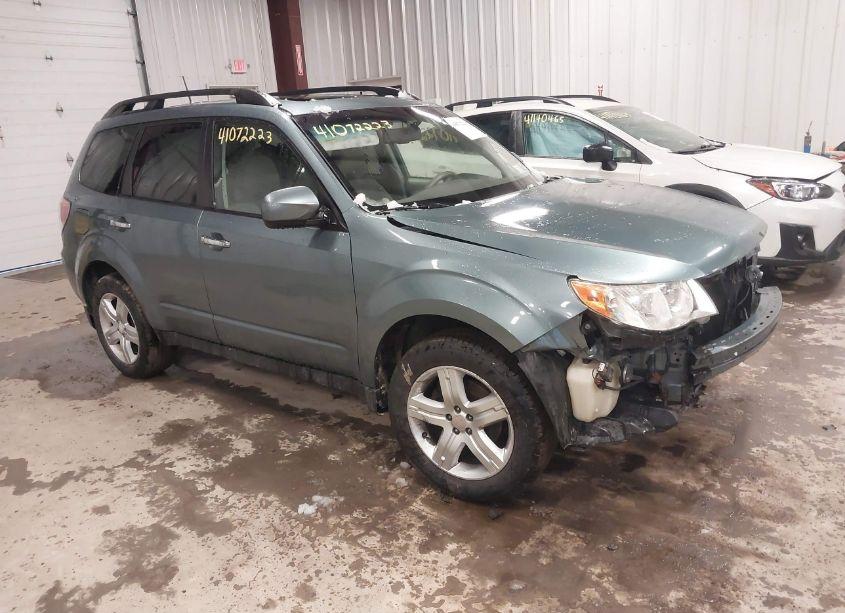 2010 Subaru Forester 2.5X PREMIUM (VIN JF2SH6CC4AH719573) main photo