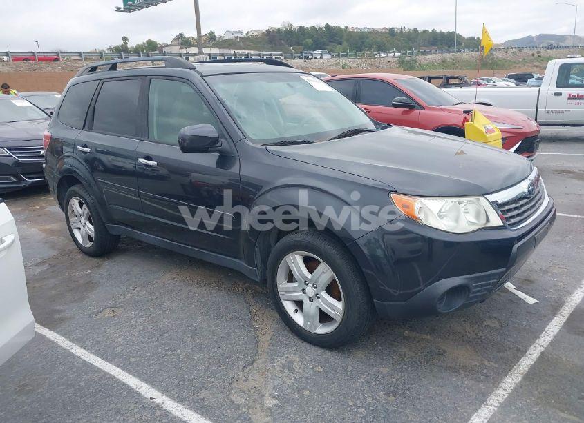 2010 Subaru Forester 2.5X PREMIUM (VIN JF2SH6CC4AH801271) main photo