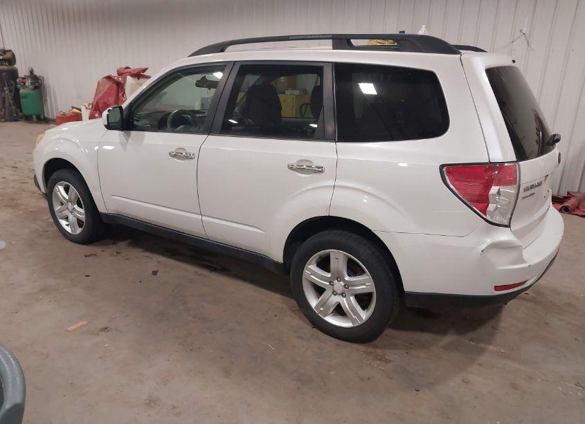 Photo 3 of 2010 Subaru Forester 2.5X PREMIUM (VIN JF2SH6CC5AG711388)