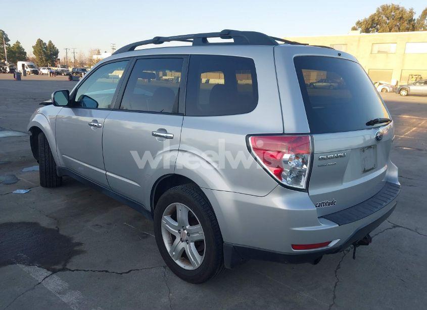 Photo 3 of 2010 Subaru Forester 2.5X PREMIUM (VIN JF2SH6CC5AG904365)