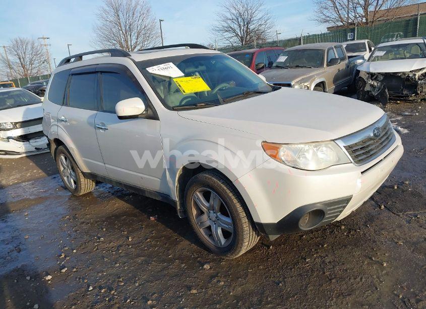 2010 Subaru Forester 2.5X PREMIUM (VIN JF2SH6CC5AH718948) main photo