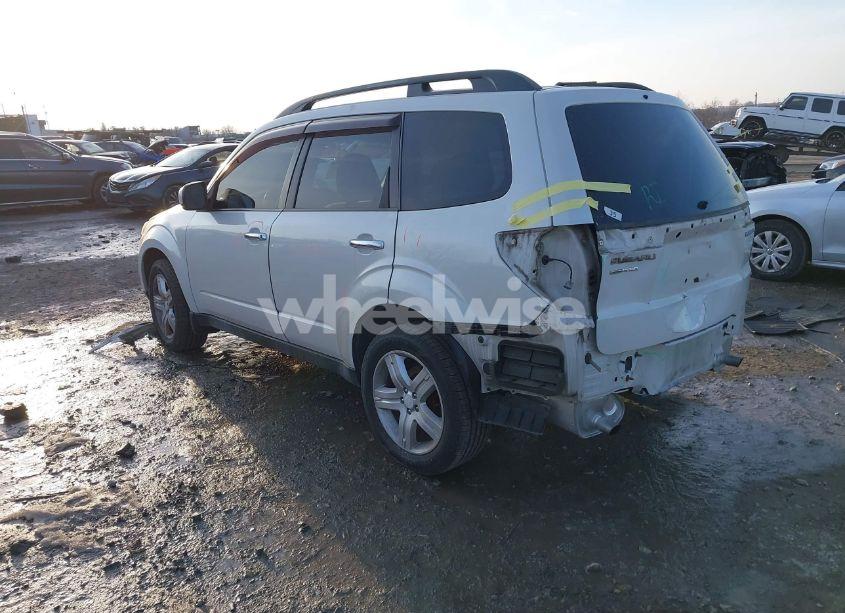 Photo 3 of 2010 Subaru Forester 2.5X PREMIUM (VIN JF2SH6CC5AH718948)