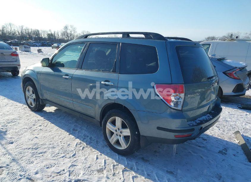 Photo 3 of 2010 Subaru Forester 2.5X PREMIUM (VIN JF2SH6CC5AH790149)