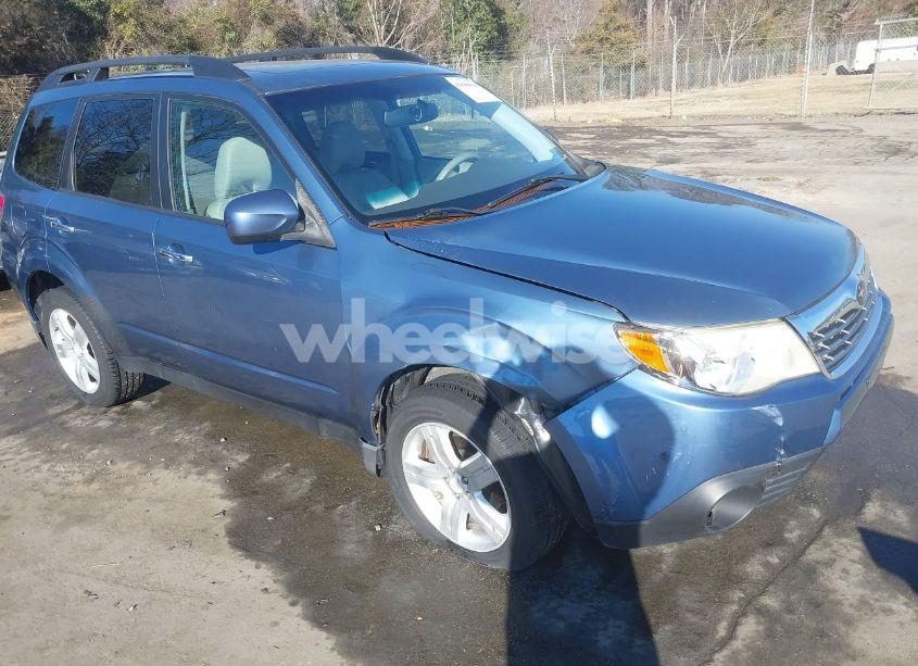 2010 Subaru Forester 2.5X PREMIUM (VIN JF2SH6CC5AH800582) main photo