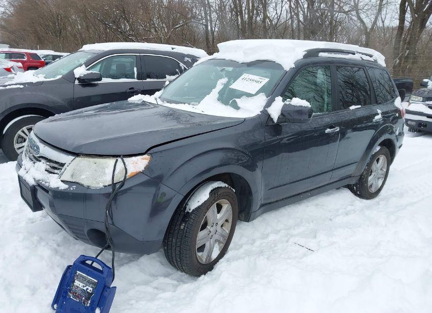 Photo 2 of 2010 Subaru Forester 2.5X PREMIUM (VIN JF2SH6CC5AH902643)