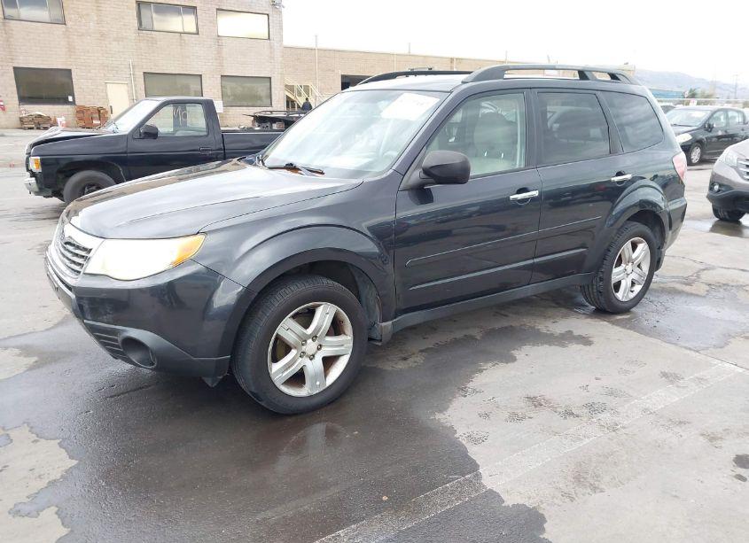 Photo 2 of 2010 Subaru Forester 2.5X PREMIUM (VIN JF2SH6CC6AH733829)
