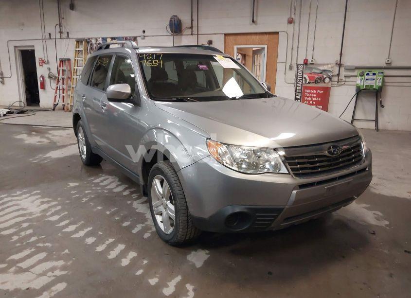 2010 Subaru Forester 2.5X PREMIUM (VIN JF2SH6CC6AH754230) main photo
