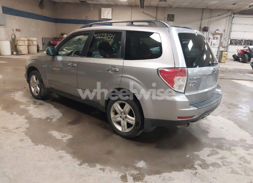 Photo 3 of 2010 Subaru Forester 2.5X PREMIUM (VIN JF2SH6CC6AH754230)