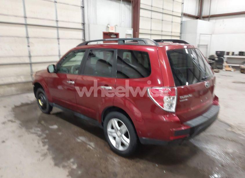 Photo 3 of 2010 Subaru Forester 2.5X PREMIUM (VIN JF2SH6CC7AH733550)