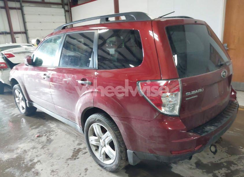 Photo 3 of 2010 Subaru Forester 2.5X PREMIUM (VIN JF2SH6CC7AH739915)